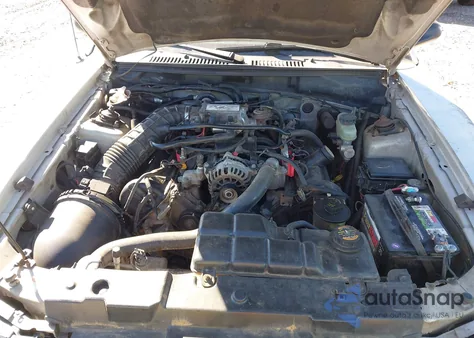 2000 Ford Mustang Gt z USA, uszkodzony, nr VIN 1FAFP42XXYF247015